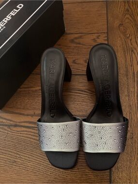 Karl Lagerfeld Paris Pera Sandals Size 9